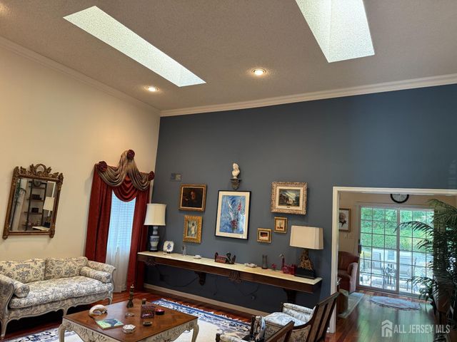 8 Wakefield Court, Monroe, NJ 08831