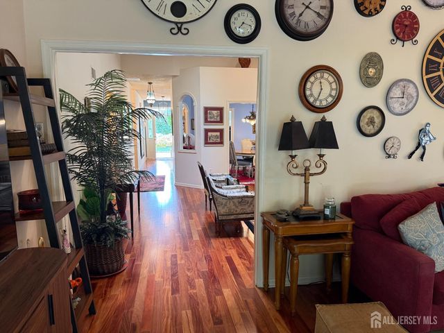 8 Wakefield Court, Monroe, NJ 08831