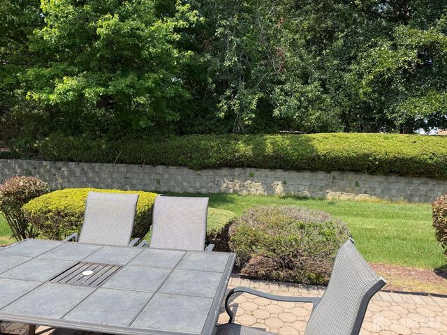 8 Wakefield Court, Monroe, NJ 08831