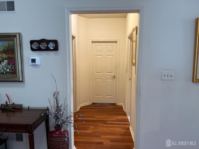 8 Wakefield Court, Monroe, NJ 08831