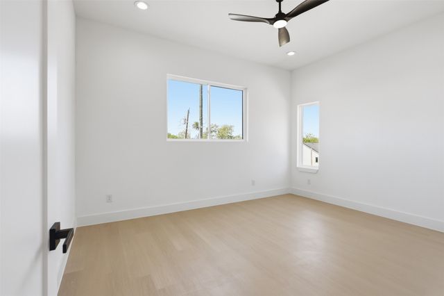 1414 Doyle Avenue, Dallas, TX 75203