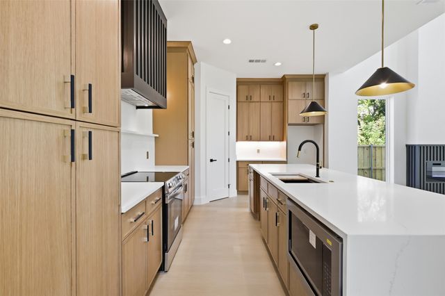 1414 Doyle Avenue, Dallas, TX 75203