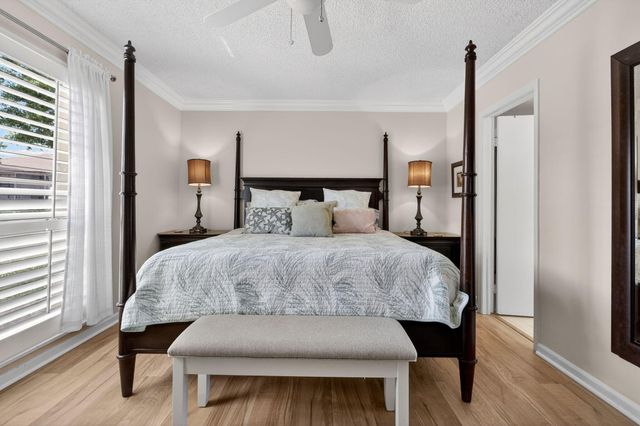 479 Brackenwood Lane N, Palm Beach Gardens, FL 33418