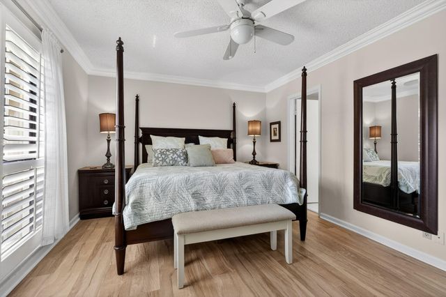 479 Brackenwood Lane N, Palm Beach Gardens, FL 33418