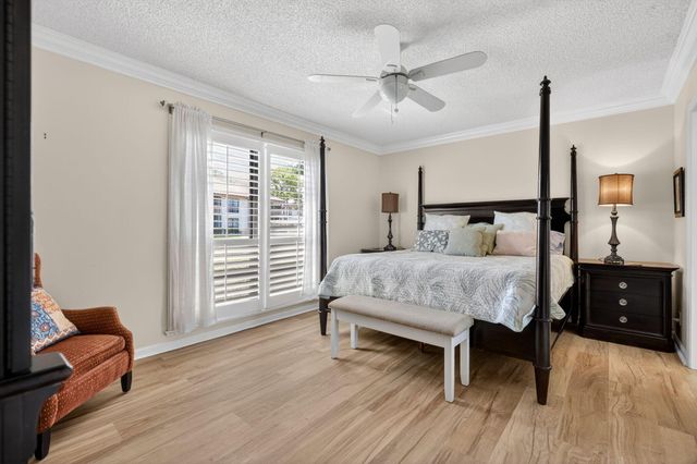 479 Brackenwood Lane N, Palm Beach Gardens, FL 33418