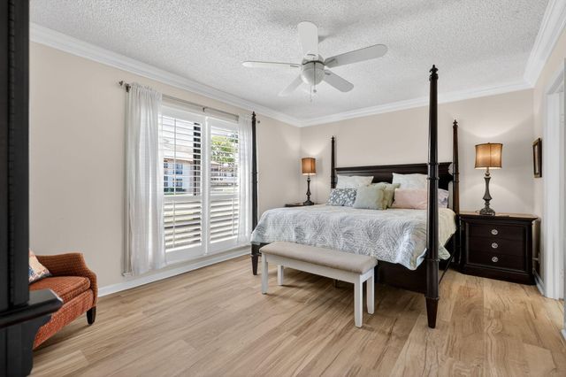 479 Brackenwood Lane N, Palm Beach Gardens, FL 33418