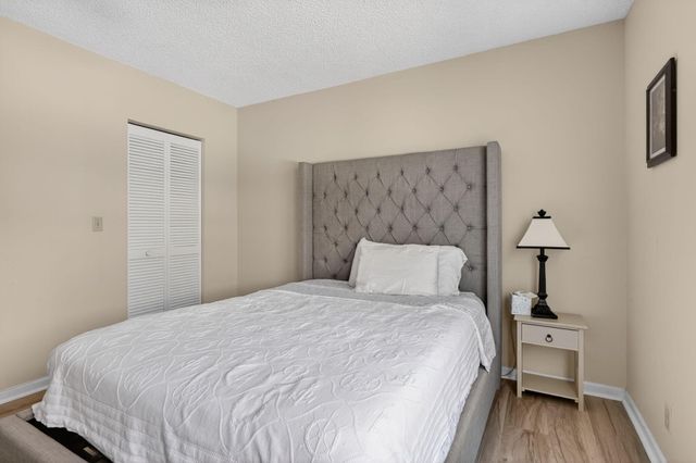 479 Brackenwood Lane N, Palm Beach Gardens, FL 33418