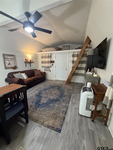 7122 Blackhawk Drive, Mabank, TX 75156