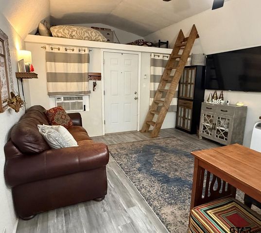 7122 Blackhawk Drive, Mabank, TX 75156