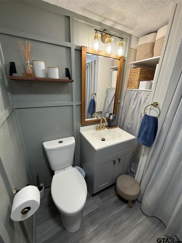 7122 Blackhawk Drive, Mabank, TX 75156