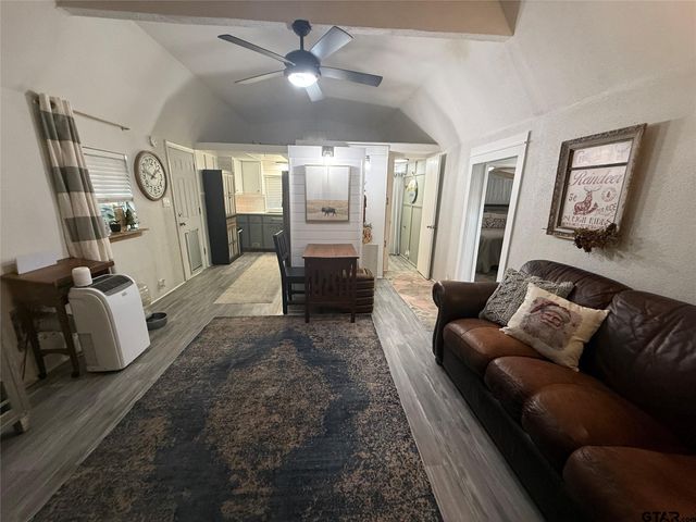 7122 Blackhawk Drive, Mabank, TX 75156