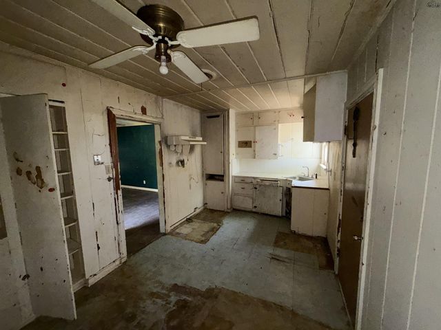 1713 DAYTON AVENUE, Wichita Falls, TX 76301