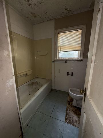 1713 DAYTON AVENUE, Wichita Falls, TX 76301