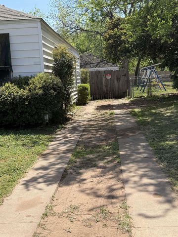 1713 DAYTON AVENUE, Wichita Falls, TX 76301