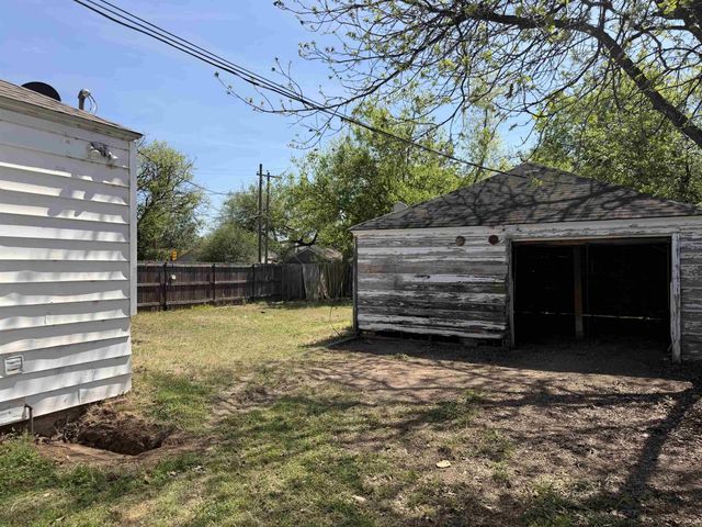 1713 DAYTON AVENUE, Wichita Falls, TX 76301