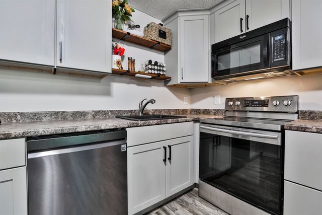 19-32 Kimberly Drive, Merrimack, NH 03054