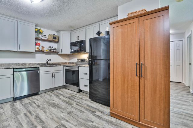19-32 Kimberly Drive, Merrimack, NH 03054
