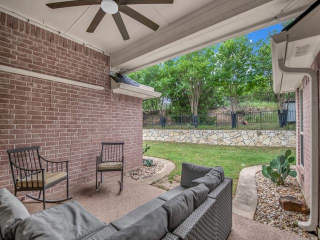 148 Saddle Brook Drive, Hudson Oaks, TX 76087