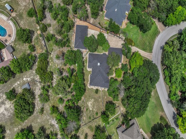 148 Saddle Brook Drive, Hudson Oaks, TX 76087