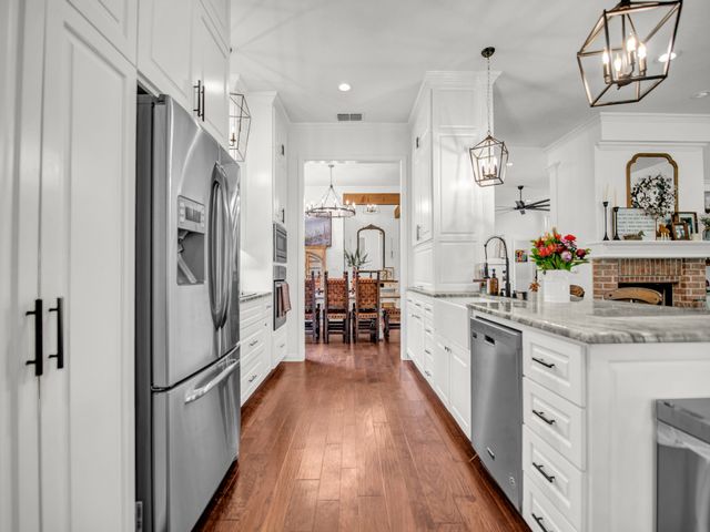 148 Saddle Brook Drive, Hudson Oaks, TX 76087