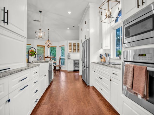 148 Saddle Brook Drive, Hudson Oaks, TX 76087
