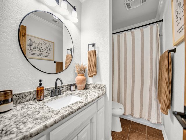 148 Saddle Brook Drive, Hudson Oaks, TX 76087
