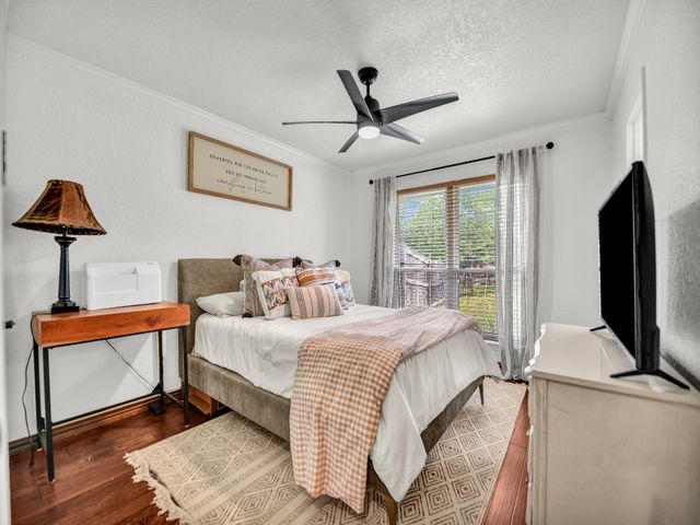 148 Saddle Brook Drive, Hudson Oaks, TX 76087