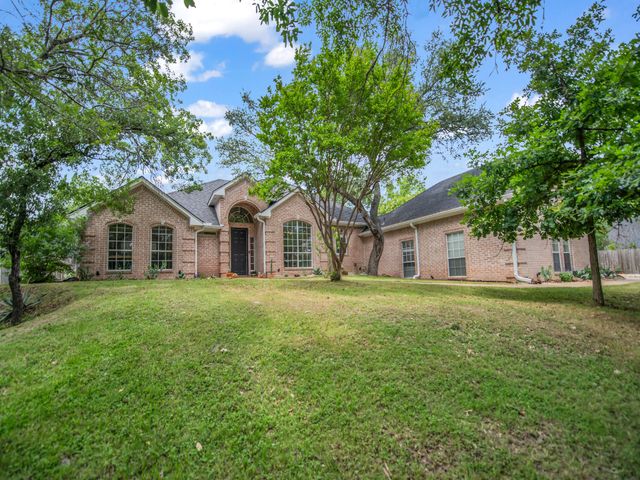 148 Saddle Brook Drive, Hudson Oaks, TX 76087
