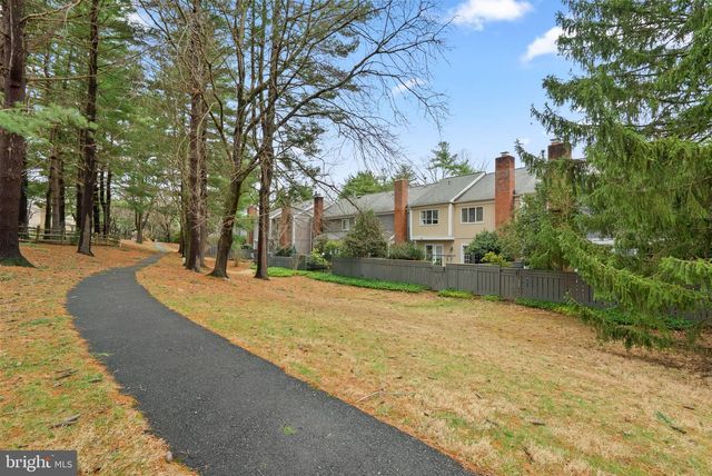 20716 HIGHLAND HALL DR, Montgomery Village, MD 20886