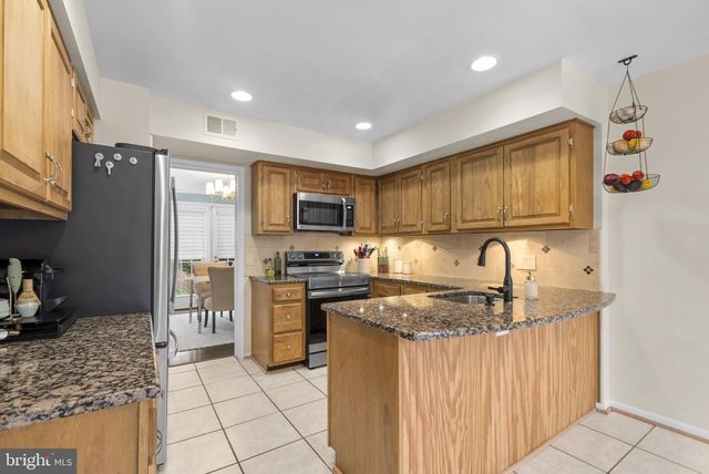 20716 HIGHLAND HALL DR, Montgomery Village, MD 20886