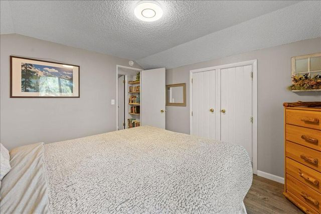 880 Jaybird Lane, Big Bear, CA 92315
