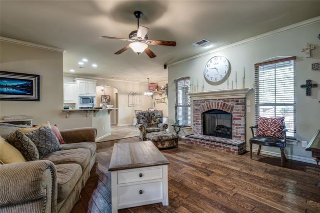 420 Steve Douglas Drive, Edmond, OK 73034