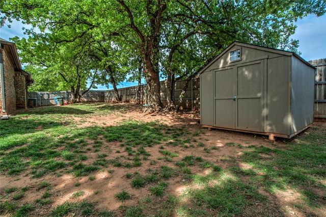 420 Steve Douglas Drive, Edmond, OK 73034