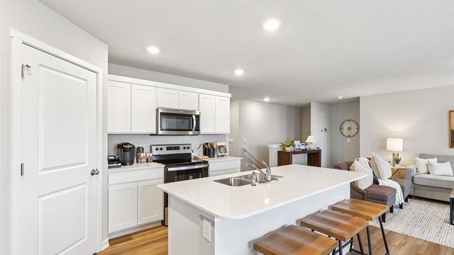 2889 Prairielight Drive, Hiawatha, IA 52233