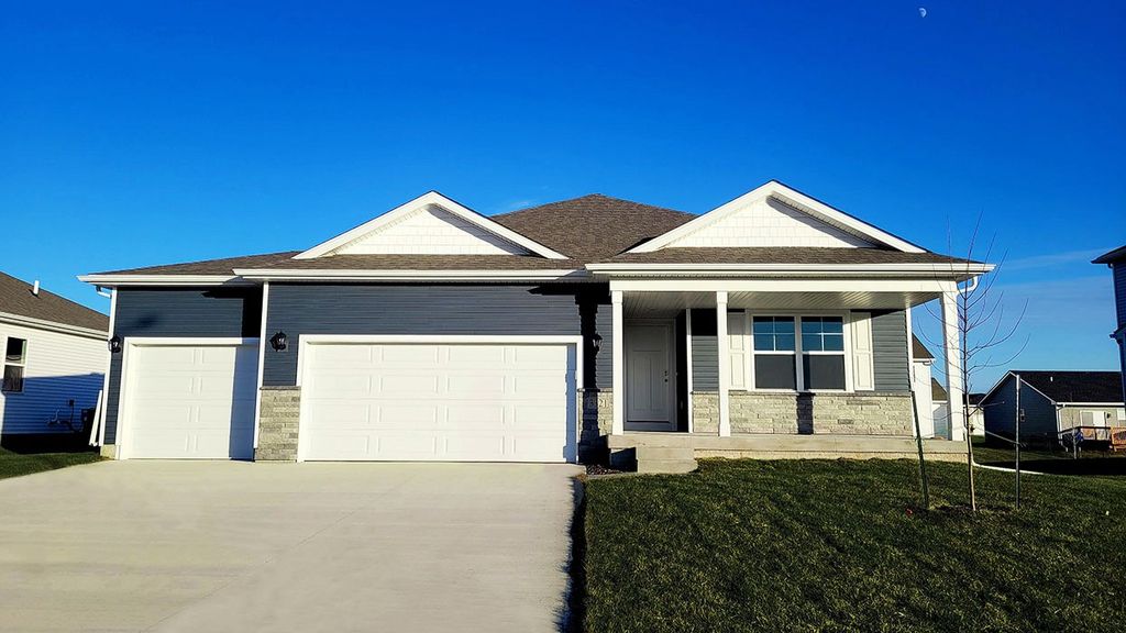 2889 Prairielight Drive, Hiawatha, IA 52233
