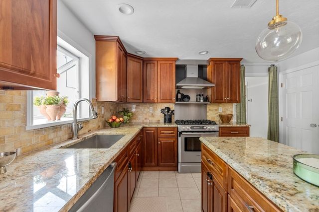 53 Concannon Circle, Weymouth, MA 02188