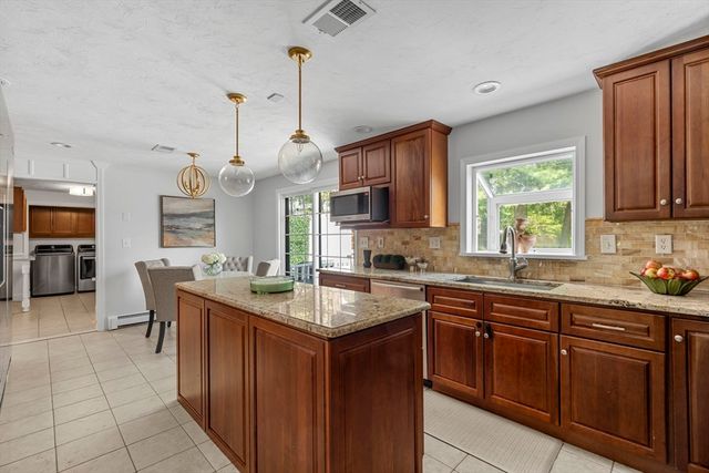 53 Concannon Circle, Weymouth, MA 02188