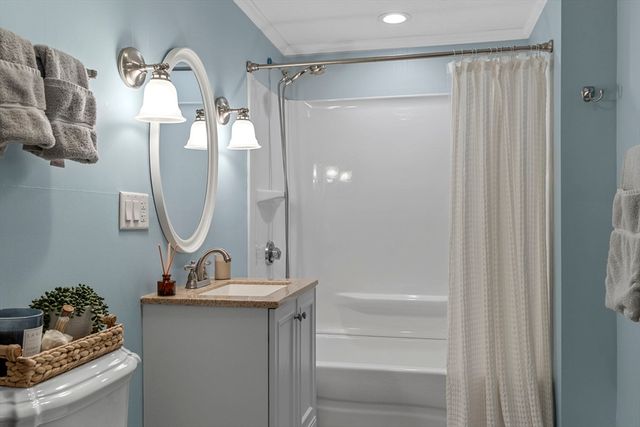 53 Concannon Circle, Weymouth, MA 02188