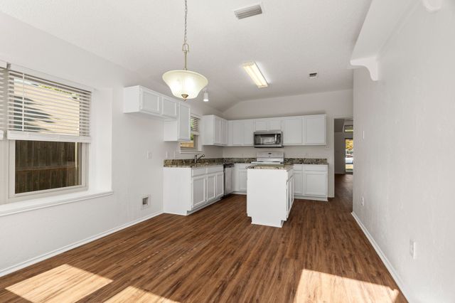 401 Caviness Drive, Grapevine, TX 76051