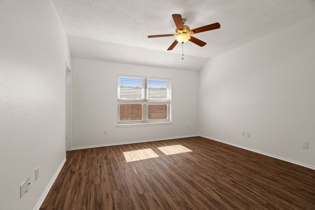 401 Caviness Drive, Grapevine, TX 76051