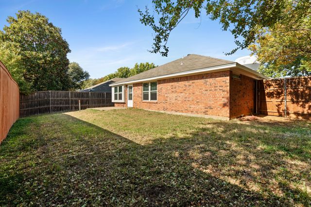 401 Caviness Drive, Grapevine, TX 76051