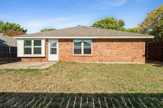 401 Caviness Drive, Grapevine, TX 76051