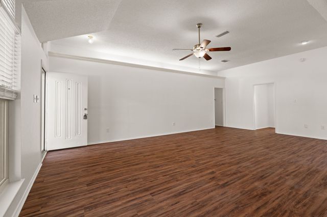 401 Caviness Drive, Grapevine, TX 76051