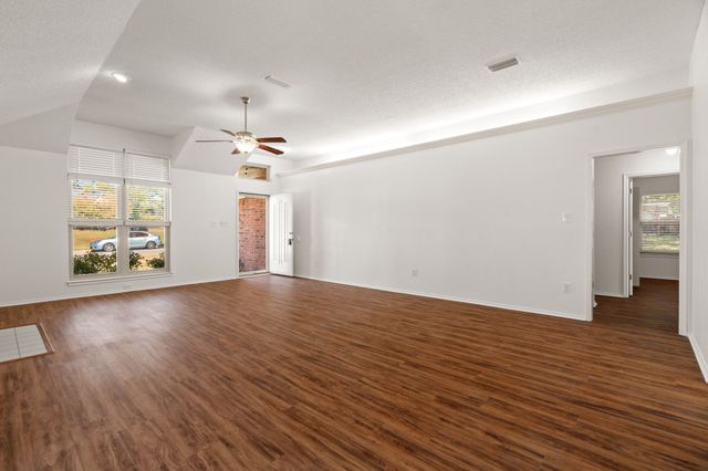 401 Caviness Drive, Grapevine, TX 76051