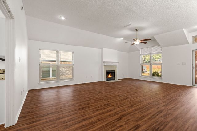 401 Caviness Drive, Grapevine, TX 76051