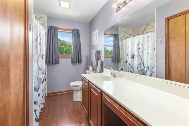 889 Rustic Acres Lane, Hebron, IN 46341