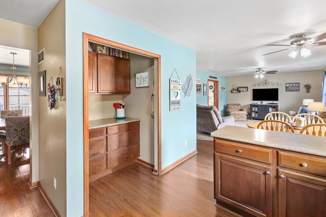 889 Rustic Acres Lane, Hebron, IN 46341