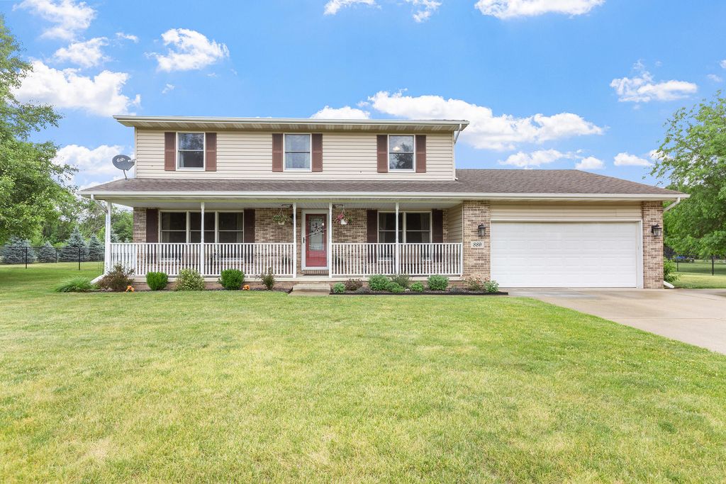 889 Rustic Acres Lane, Hebron, IN 46341