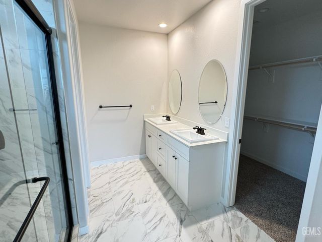 11104 Alcazar Avenue, Bakersfield, CA 93311