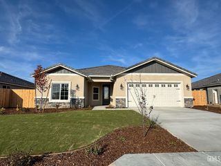 11104 Alcazar Avenue, Bakersfield, CA 93311